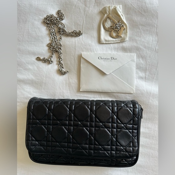 CHRISTIAN DIOR
Lambskin Cannage Wallet on Chain Black - Picture 7 of 9